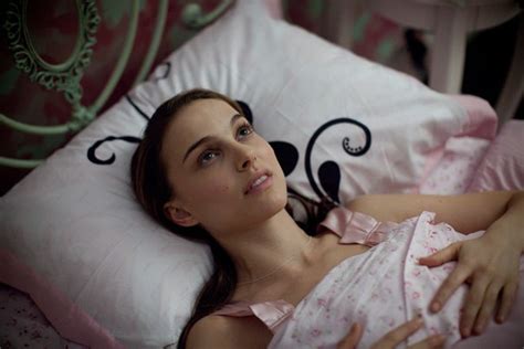 Erotische Kissenschlacht Wie Im Film Black Swan Mit Natalia Portman