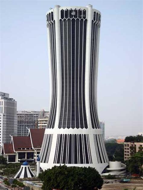 It is an commercial use building and the construction components include concrete, glass and steel. COO Tabung Haji ditangkap? Kitorang siasat apa sebenarnya ...