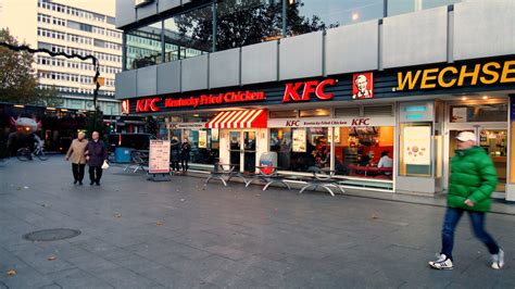 Kfc Accused Of Racial Discrimination By Tourists Discrimination Claims