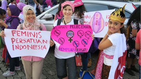 Pawai Perempuan Serukan ‘hapus Kekerasan Dan Diskriminasi Di Indonesia