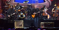 Jeff Lynne's ELO Dazzles With 'Evil Woman,' 'Mr. Blue Sky' at Rock Hall ...