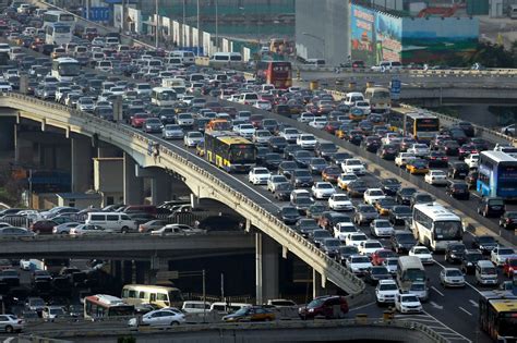 A 62 Mile Long Traffic Jam In China That Took Nearly 2 Weeks To End