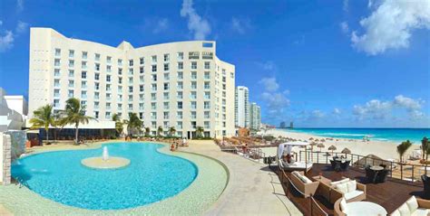 Universal Vacation Resorts Royal Sunset Cancun