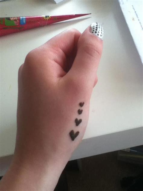 Very Simple Henna Tattoo Hearts Design Cuteeasytattoos