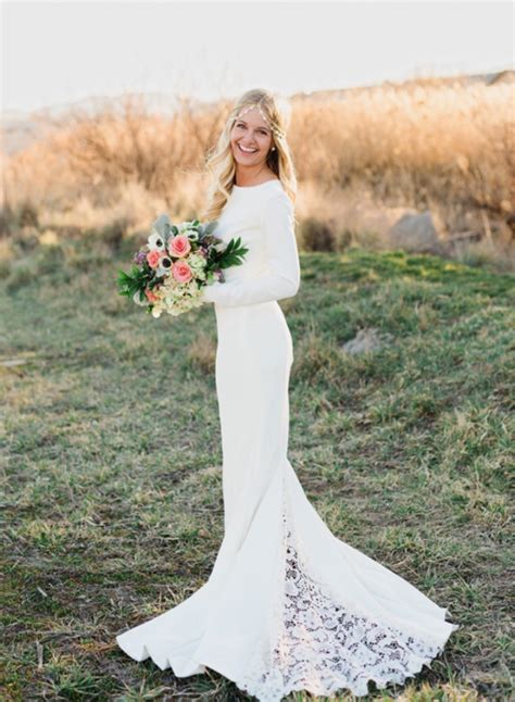 Winter Wedding Gowns For Any Winter Wedding That Youll Love
