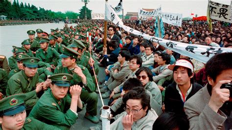 Li Peng Hardline Chinese Premier Who Backed Tiananmen Massacre Dies Cnn