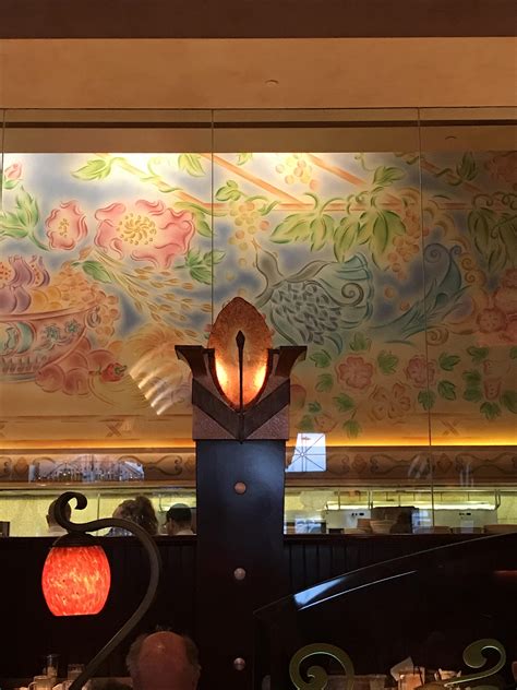 Cheesecake lovers no longer need to choose between a slice and a scoop. This decor at the Cheese Cake Factory looks like the Eye ...