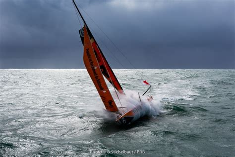 The event followed in the wake of the golden globe which had initiated the first circumnavigation of this type via the three capes (good hope, leeuwin and horn) in 1968. Vendee globe