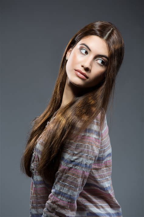 Gambar Gadis Wanita Penyanyi Bulu Model Warna Mode Hairstyle