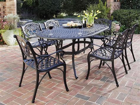 Ideas For Cozy And Beautiful Outdoor Dining Area
