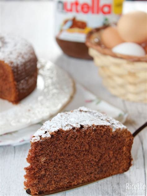 Se vi piace la nutella e avete poco tempo, potete creare una torta semplice e deliziosa. Torta alla Nutella semplice e soffice | RicetteDalMondo