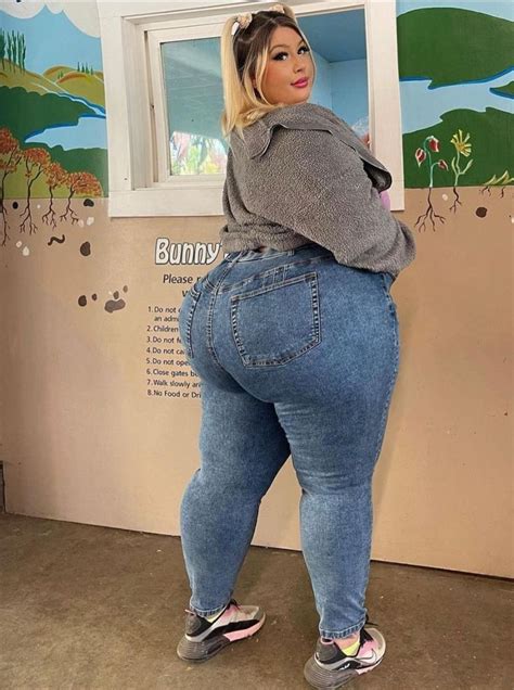 curvy women outfits thick girls outfits voluptuous women tight sexy jeans big black booty