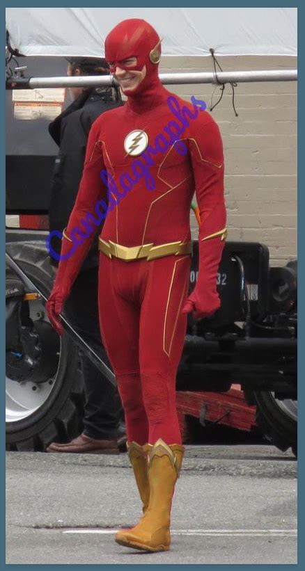 The is the flash from cw tv series. Film/TV Set photo of The Flash's season 6 costume : DCcomics
