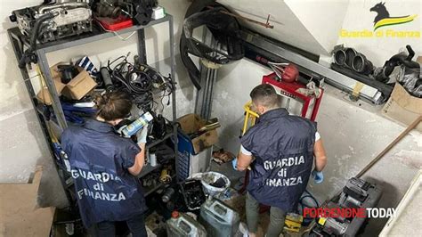 Officina Abusiva Nel Garage Di Casa Denunciato Il Titolare