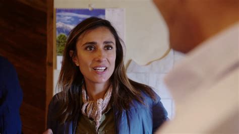 Anita Rani Takes A Hay Bath Bbc Wild Escapes Youtube