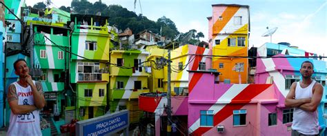 What did they do in the dona marta favela? RIO : PROJECT PERFORMANCE IN THE SANTA MARTA FAVELA