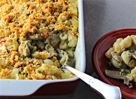 Tuna noodle casserole is made with creamy noodles, tuna and topped with crispy breadcrumbs and cheese. 10 Best Tuna Noodle Casserole With Cream Of Celery Soup ...