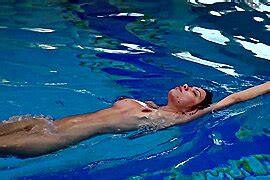 Sazan Cheharda On And Underwater Naked Swimming Underwater Show