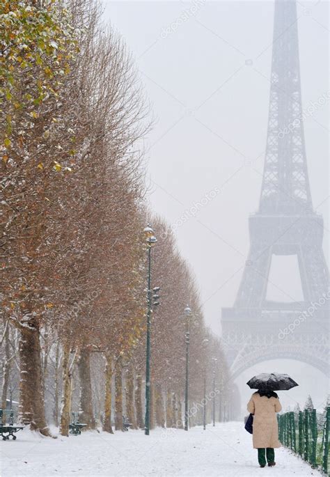 Eiffel Tower With Snow — Stock Photo © Perig76 1982890