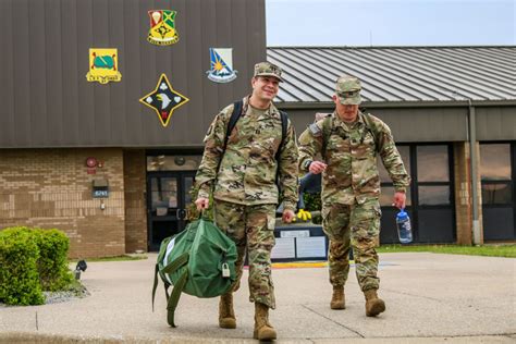 101st Airborne Soldiers Deploy To Aid Covid Effort