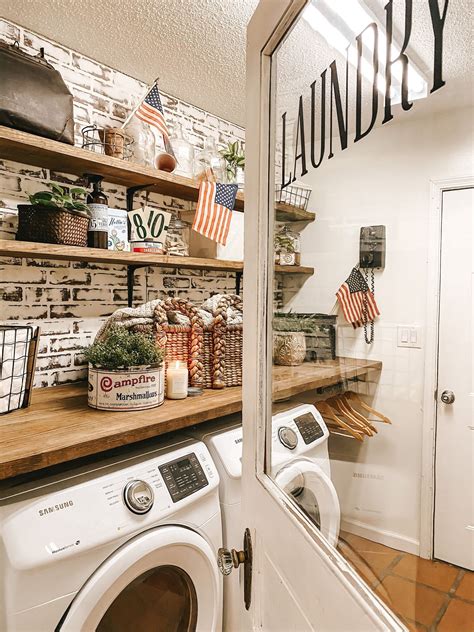 Farmhouse Laundry Room 1000 Modern 1000 In 2020 Laundry Room Rustic Laundry Rooms