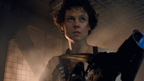 sigourney weaver says alien sequel would give ripley an ending
