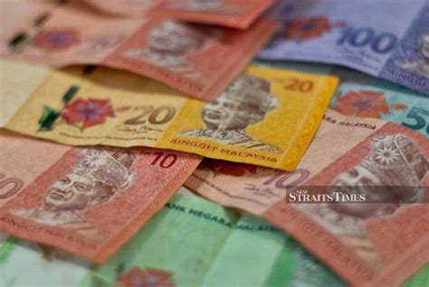 Malaysian ringgits (myr) per us dollar (usd). 10 April: Ringgit opens lower againts US dollar | New ...