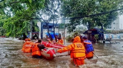 Yuk Jadi Sukarelawan Menolong Korban Banjir Dan Bencana Iniloh 4
