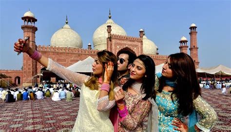 Eid Holidays In Pakistan Govt Announces Six Days Off From May 22 To 27