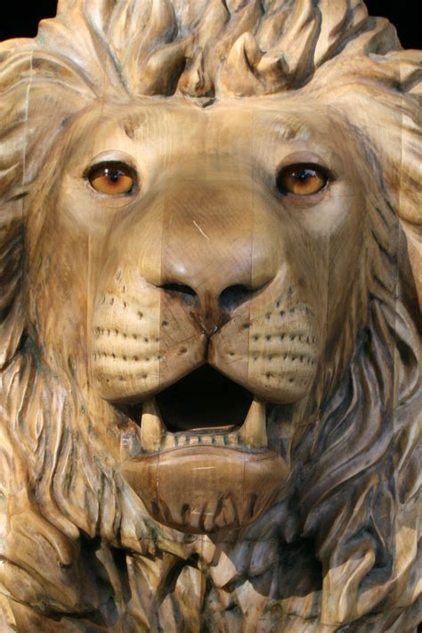 Amazing Lion Carving By Michael J Younkle Figuras De Madera Tallado
