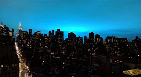 The Nyc Sky Turned Into An Eerie Blue Last Night After An Explosion At