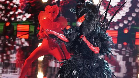 The Masked Singer 5 Black Swan Sings Stevie Youtube