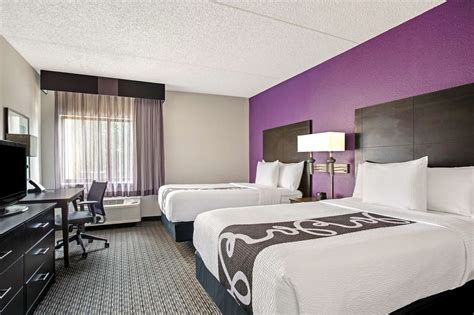 This premier location allows convenient access to midtown doral, coral gables, blue lagoon corporate park, brickell financial district, downtown. La Quinta Inn & Suites Airport East Miami, FL - See Discounts