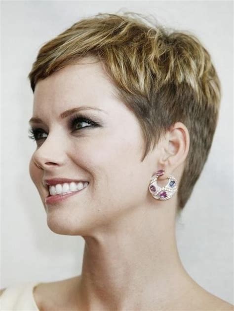 Feb 13, 2021 · regardless of your hair type, you'll find here lots of superb short hairdos, including short wavy hairstyles, natural hairstyles for short hair, short punk hairstyles and short hairstyles for thick or fine hair. 30 Best Short Hairstyle For Women - The WoW Style