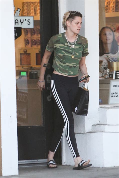 Kristen Stewart Clothes And Outfits Star Style Celebrity Fashion