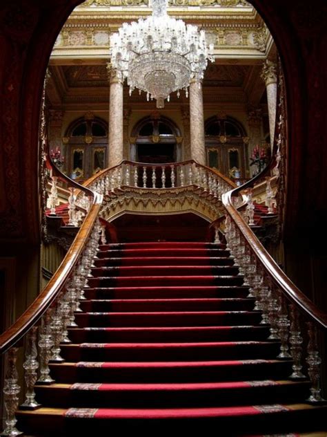 Awesome 30 Luxurious Grand Staircase Design Ideas For Amazing Home