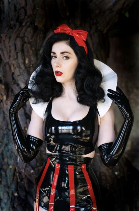 tw pornstars miss ellie mouse fansly twitter if you love my snow white full set is here ️🖤