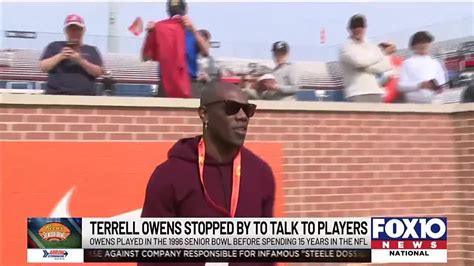 Terrell Owens Stops By The Senior Bowl Youtube