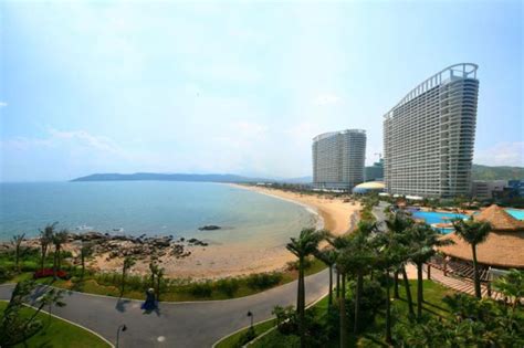 Walking distance to danga bay. Country Garden targets Chinese buyers for its Danga Bay ...