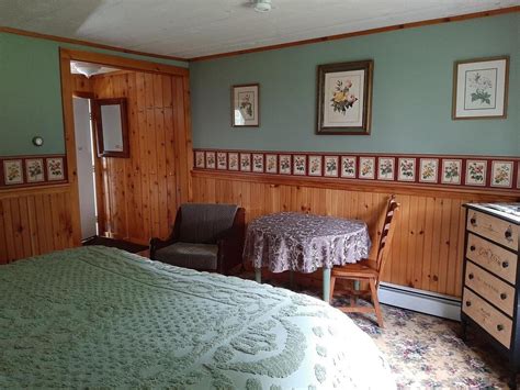 Guest Room Photos — Blue Gentian Lodge