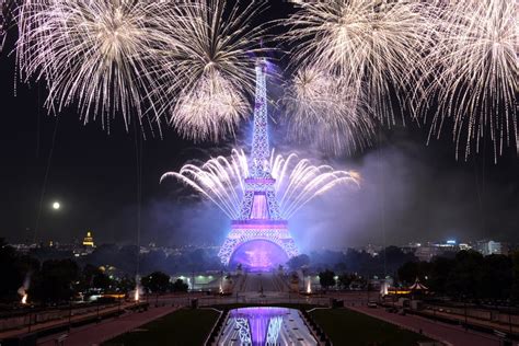 Bastille Day Fireworks In Paris 2014 Pictures Popsugar Celebrity