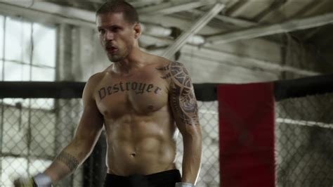 AusCAPS Matt Lauria Shirtless In Kingdom 1 03 Piece Of Plastic