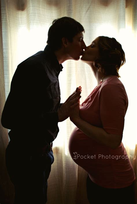 maternity lighting dramatic maternity pictures maternity photography
