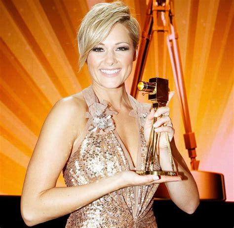 Helene Fischer Feiert 30 Geburtstag Und Ihr Hit „atemlos Durch Die Nacht“ Polarisiert Welt