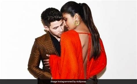 Nick Jonas Romantic Photo With Wife Priyanka Chopra निक जोनस ने पत्नी प्रियंका चोपड़ा संग