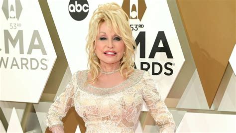 dolly parton jokes that botox is why she always looks so happy iheart