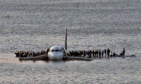 ‘miracle On The Hudson Plane Lands At Aviation Museum The New York Times