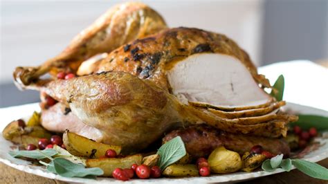 Safeway is offering a traditional turkey dinner, which includes a fully cooked turkey, mashed potatoes, homestyle stuffing, gravy, cranberry. The top 30 Ideas About Walmart Pre Cooked Thanksgiving ...