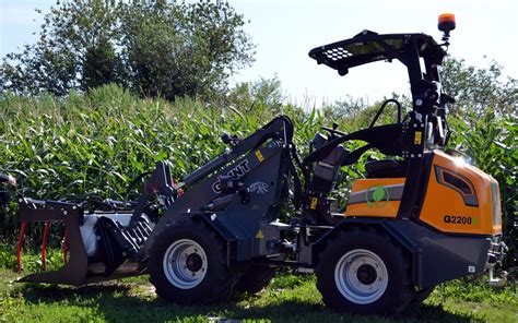 G2200e Series Electric Articulating Wheel Loader Giant Loaders