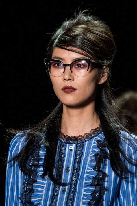 32 Eyeglasses Trends For Women 2019 Glasses Trends New York Fashion Week Fashion Week Spring